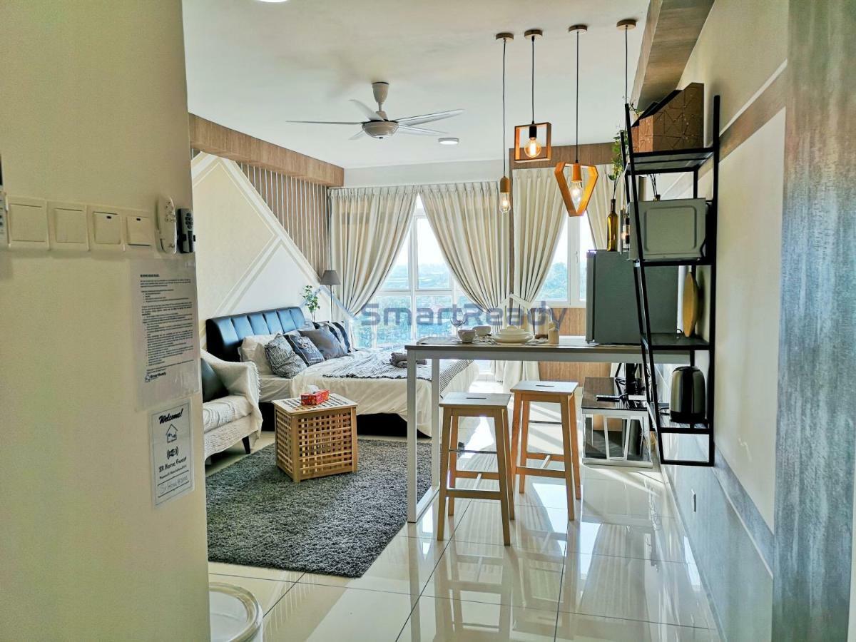 Residences At Daya By Sr Home Джохор Бахру Екстериор снимка